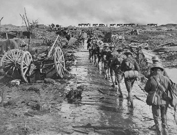 H:\Downloads\Wallpaper\WW1\Compressed photos\c_09-r_Infantry marching on the front.jpg