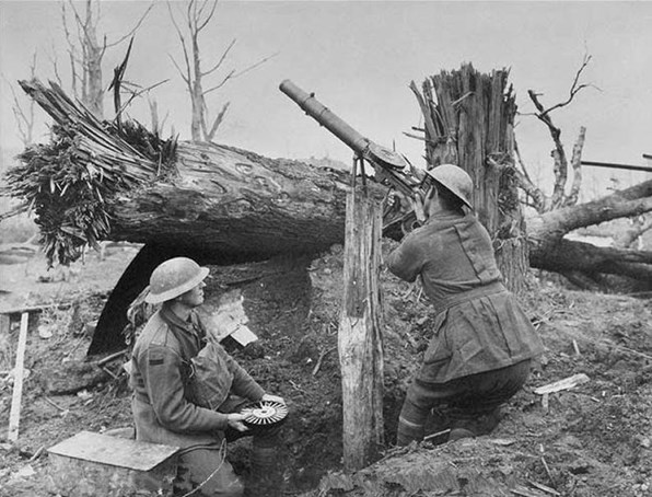 H:\Downloads\Wallpaper\WW1\Compressed photos\c_13-r_Sniping enemy planes with a Lewis gun.jpg