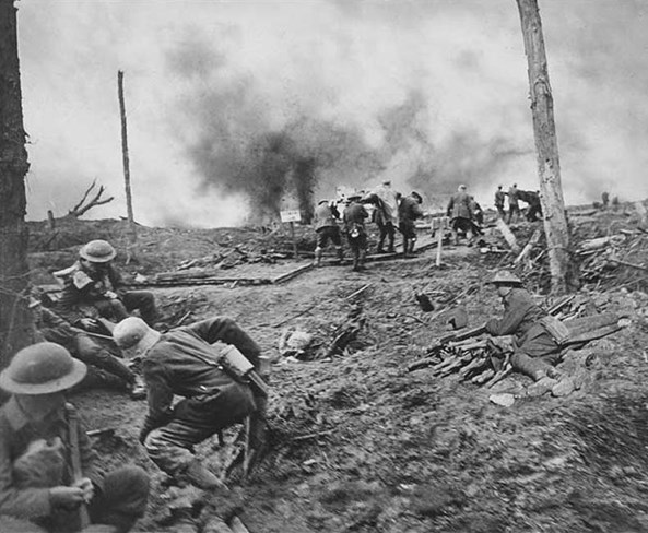 H:\Downloads\Wallpaper\WW1\Compressed photos\c_21-r_Carrying in the wounded.jpg