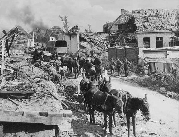 H:\Downloads\Wallpaper\WW1\Compressed photos\c_30-r_Australian Working Party Voormezeele, August 1917.jpg