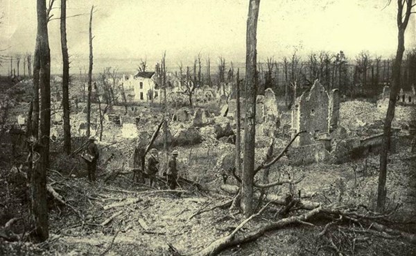 H:\Downloads\Wallpaper\WW1\Compressed photos\c_39-r_Ruins of the village of Farbus, captured by the Canadians.jpg