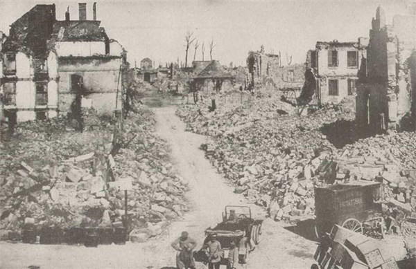 H:\Downloads\Wallpaper\WW1\Compressed photos\c_53-r_Ruins at Longwy.jpg